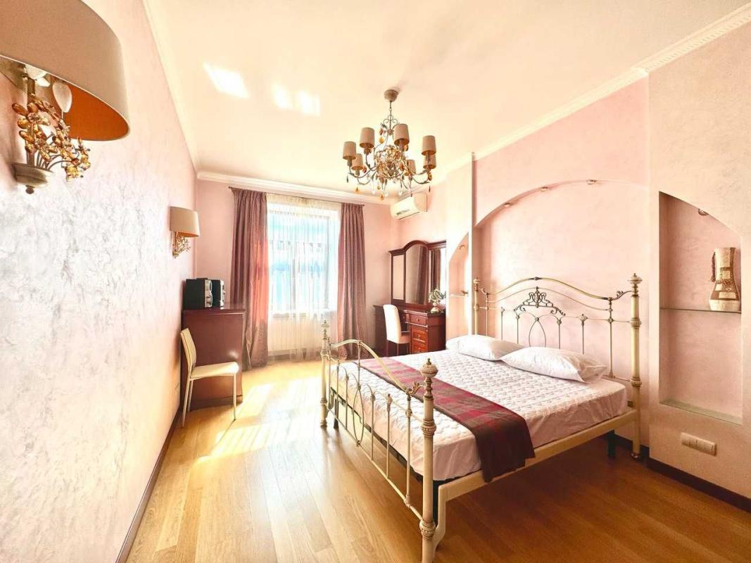 Long term rent 1 bedroom-(s) apartment Olesia Honchara Street 55а