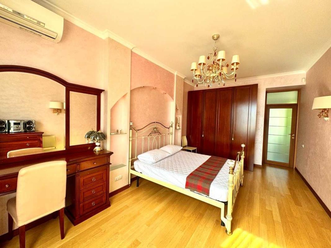 Long term rent 1 bedroom-(s) apartment Olesia Honchara Street 55а
