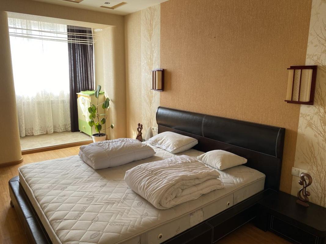 Long term rent 3 bedroom-(s) apartment Klochkivska Street 115