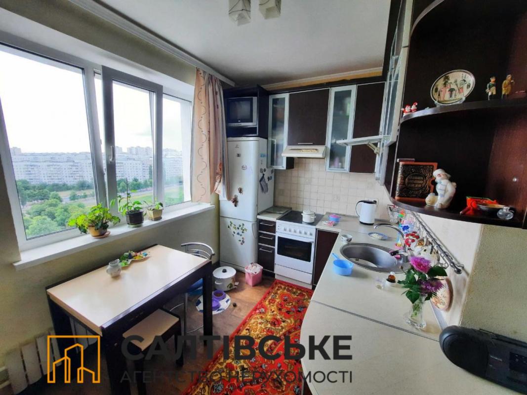 Продажа 2 комнатной квартиры 52 кв. м, Амосова ул. 56