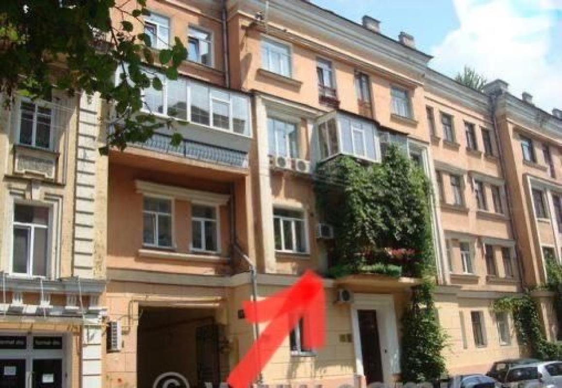 Довгострокова оренда 3 кімнатної квартири Волоська вул.