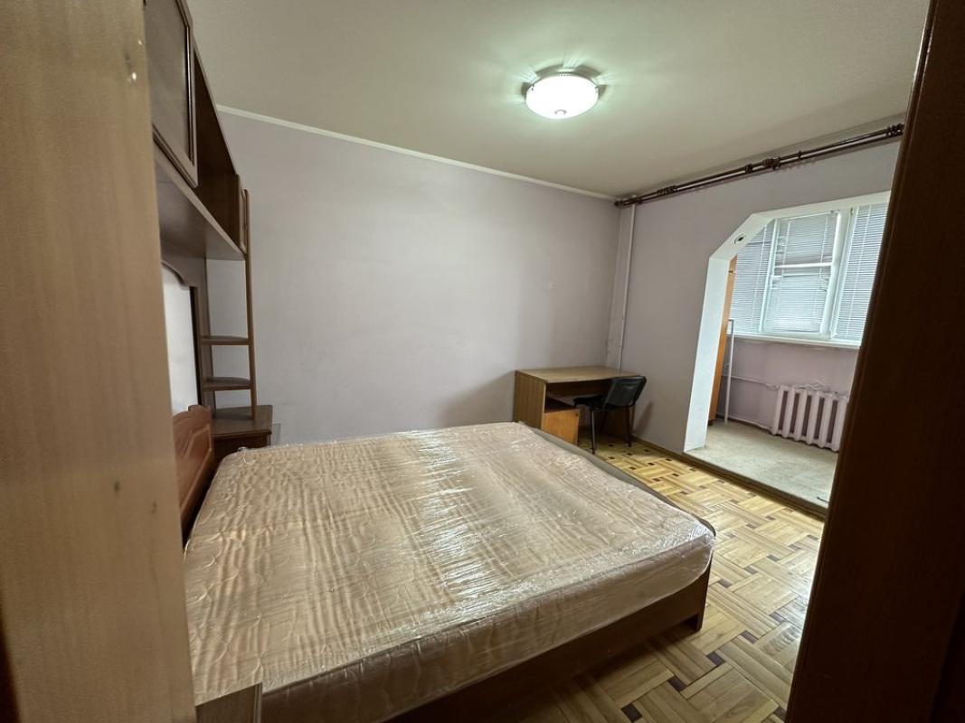 Long term rent 3 bedroom-(s) apartment Anny Akhmatovoi Street 21
