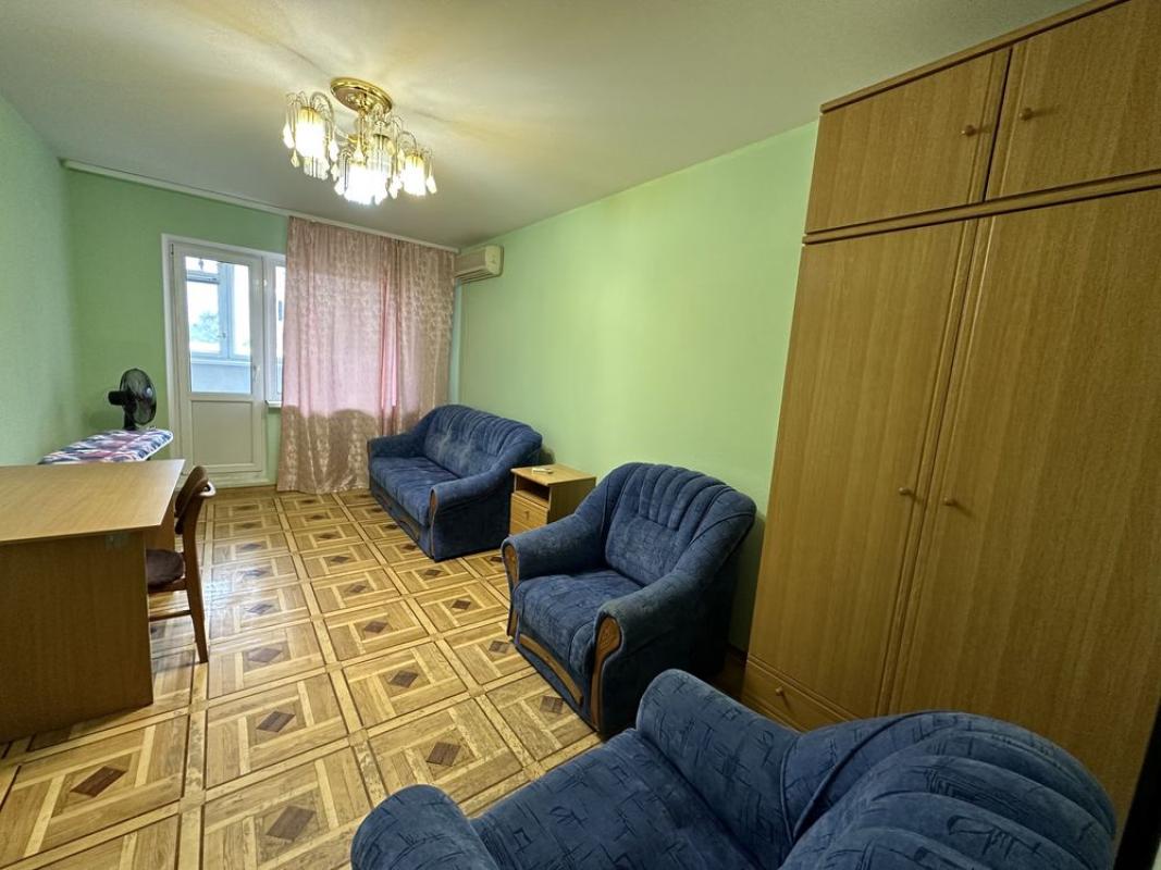 Long term rent 3 bedroom-(s) apartment Anny Akhmatovoi Street 21