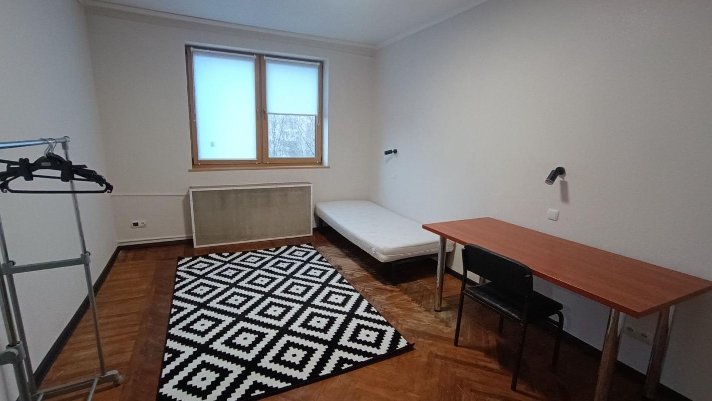 Long term rent 3 bedroom-(s) apartment Mystetstv Street (Chervonopraporna Street) 7/9