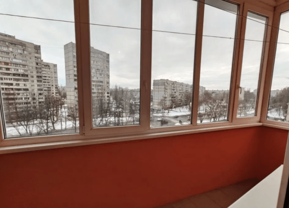 Long term rent 3 bedroom-(s) apartment Hvardiytsiv-Shyronintsiv Street 33