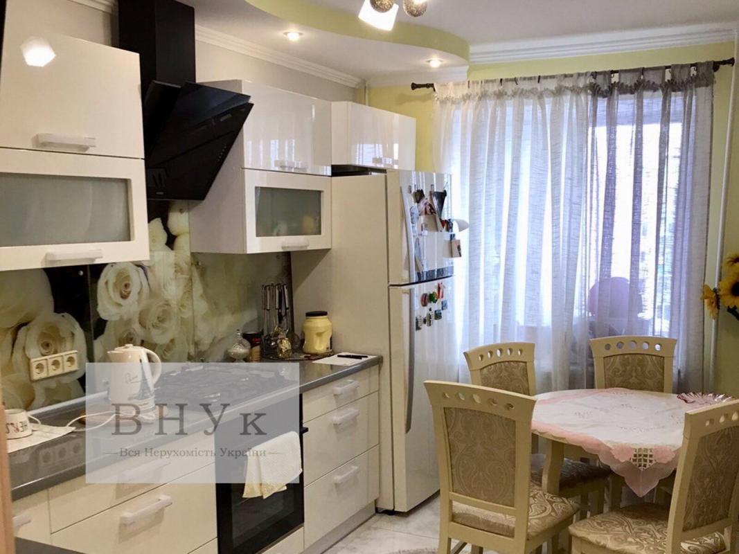 Sale 4 bedroom-(s) apartment 90 sq. m., Lesi Ukrainky Street 6