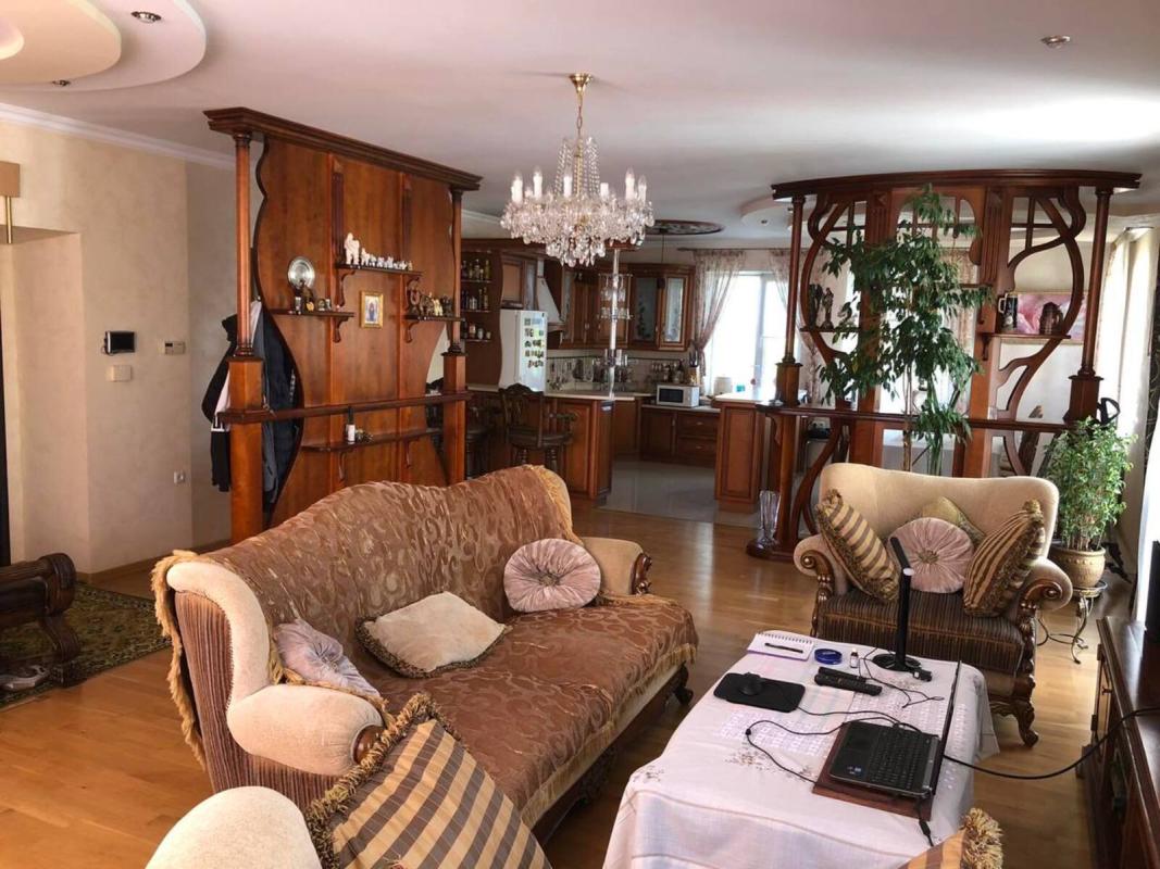 Sale 4 bedroom-(s) apartment 154 sq. m., Volodymyra Velykoho Street
