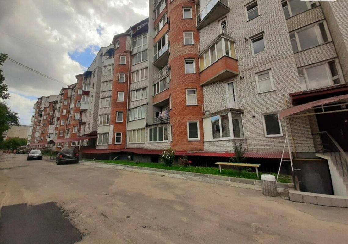 Продажа 3 комнатной квартиры 82 кв. м, Черновицкая ул. 14