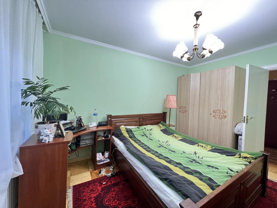 Sale 5 bedroom-(s) apartment 94 sq. m., Luchakivskoho Street 5