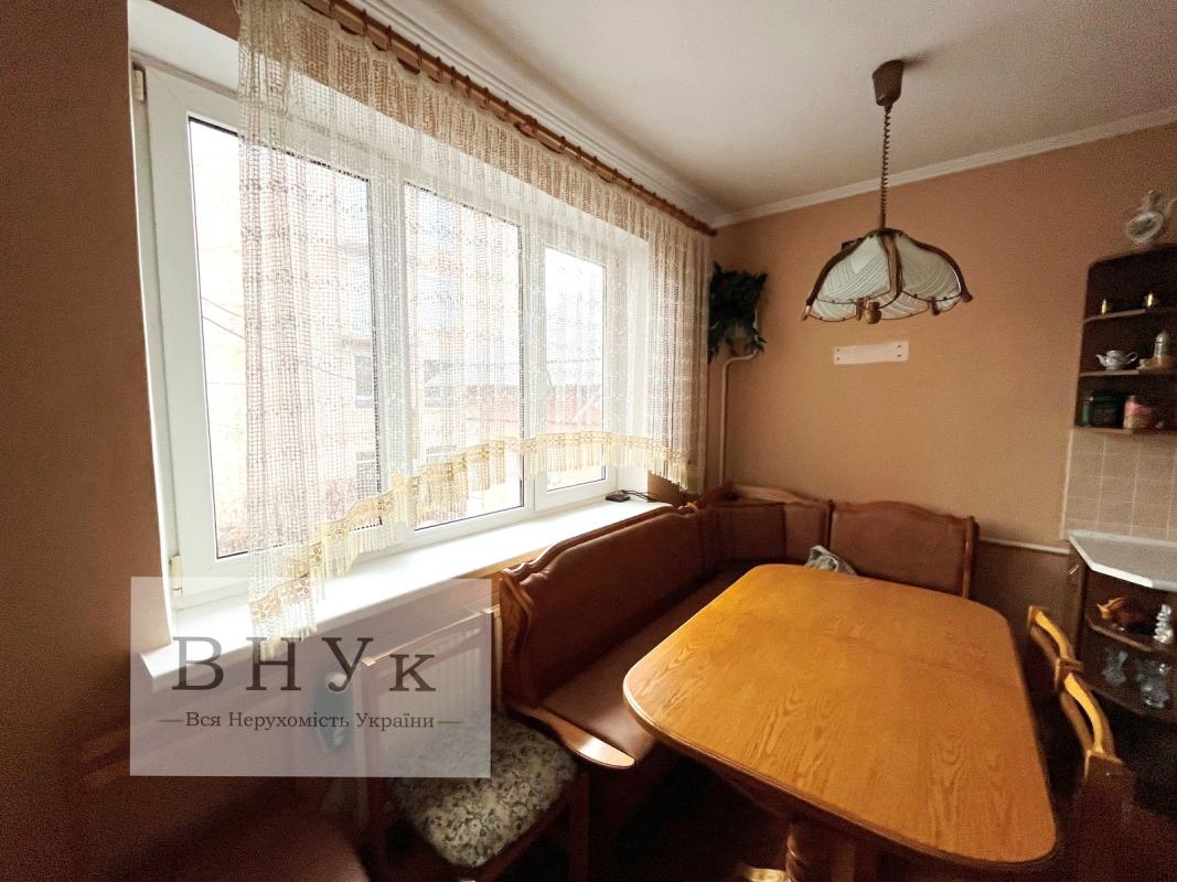 Продаж 3 кімнатної квартири 75 кв. м, Вагилевича вул. (Пархоменка) 9