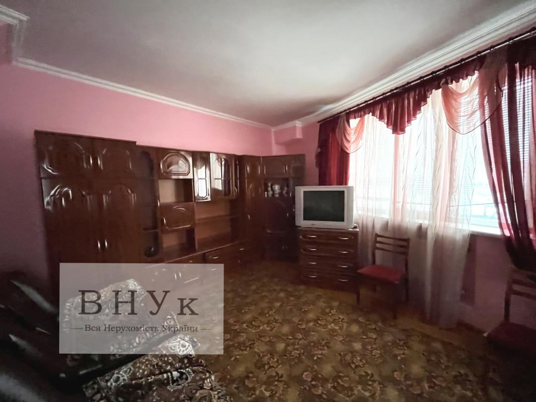 Продаж 3 кімнатної квартири 75 кв. м, Вагилевича вул. (Пархоменка) 9