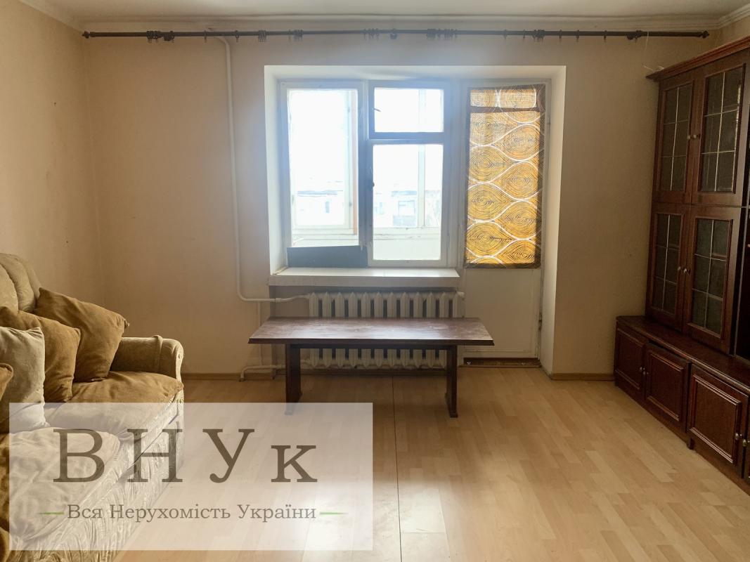 Продаж 3 кімнатної квартири 65 кв. м, Захисників України вул. (Пушкіна)
