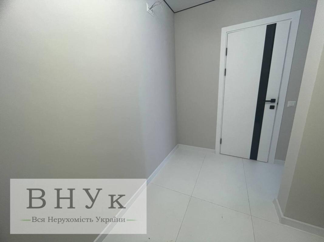Продаж 3 кімнатної квартири 56 кв. м, Київська вул. 11