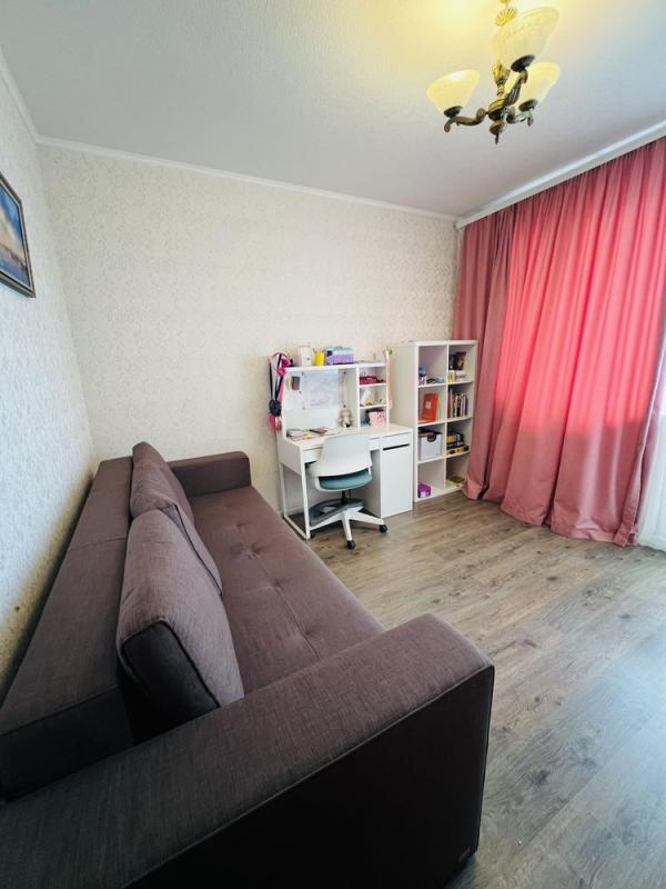 Продаж 3 кімнатної квартири 84 кв. м, Академіка Павлова вул. 130