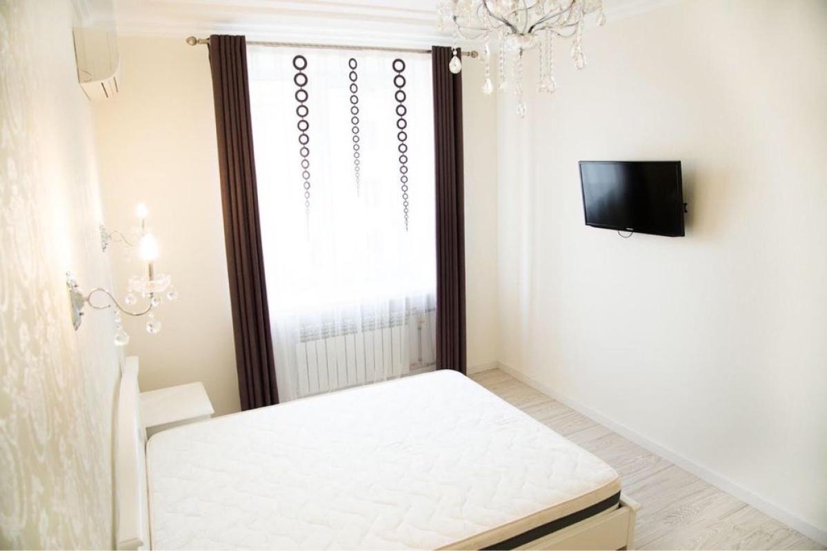 Sale 2 bedroom-(s) apartment 56 sq. m., Blahovishchenska Street (Karla Marksa Street) 38