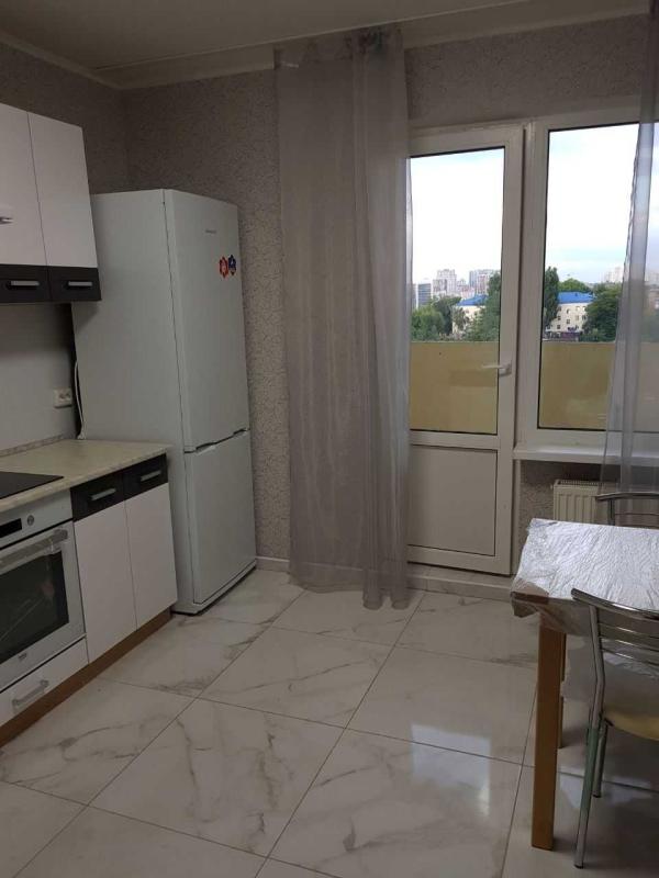 Long term rent 3 bedroom-(s) apartment Yasynuvatskyi Lane 11