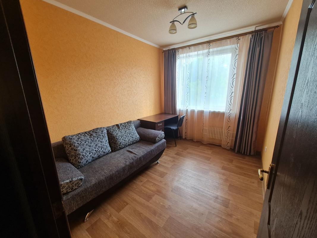 Long term rent 2 bedroom-(s) apartment Heroiv Pratsi Street 28
