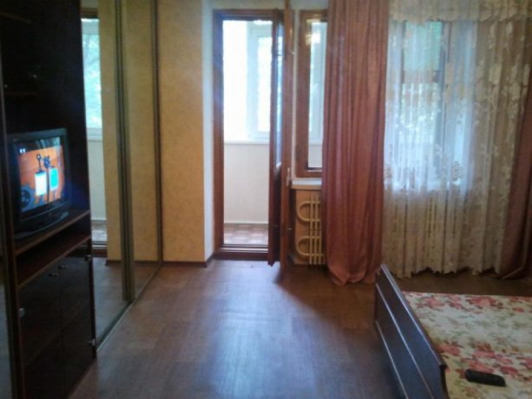 Long term rent 3 bedroom-(s) apartment Novomyasnytska street 6