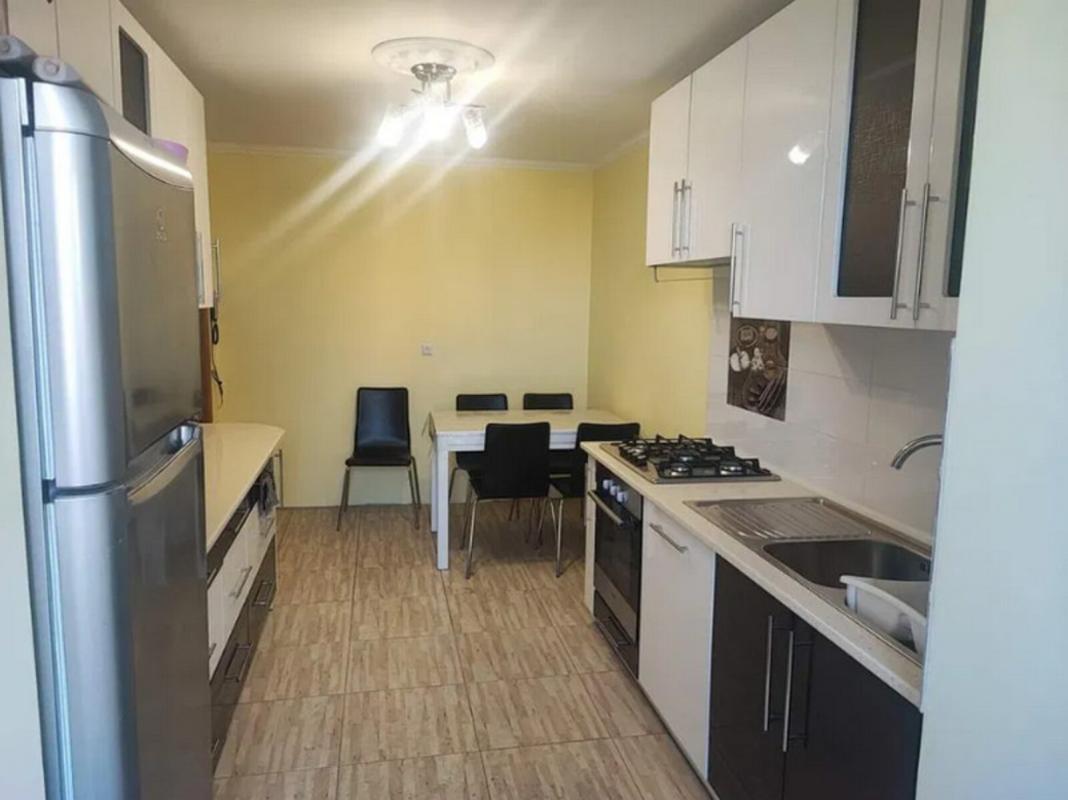 Продажа 3 комнатной квартиры 87 кв. м, Лучаковского ул. 5