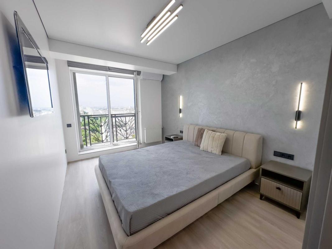 Long term rent 2 bedroom-(s) apartment Nyzhnii Val Street 27-29