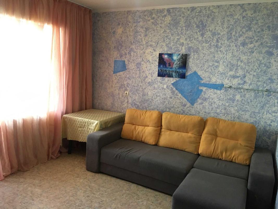 Long term rent 2 bedroom-(s) apartment Pryrichna Street 37