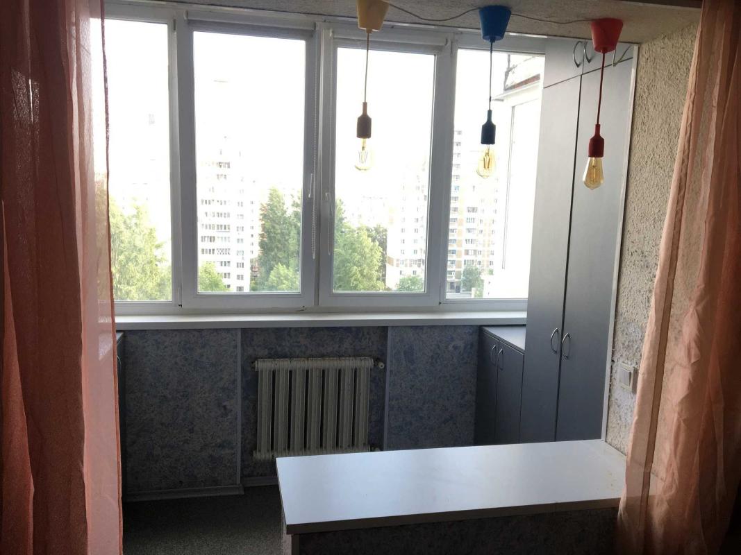 Long term rent 2 bedroom-(s) apartment Pryrichna Street 37
