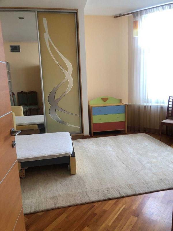 Long term rent 3 bedroom-(s) apartment Volodymyrska Street 49а