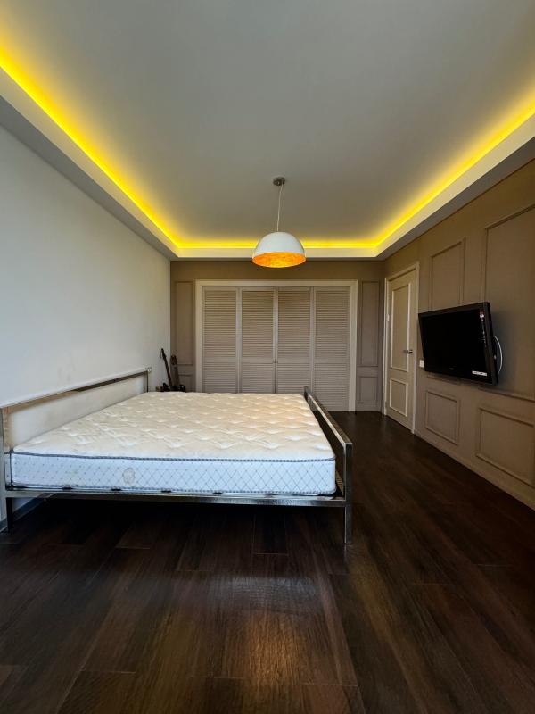 Sale 1 bedroom-(s) apartment 56 sq. m., Zavalna Street