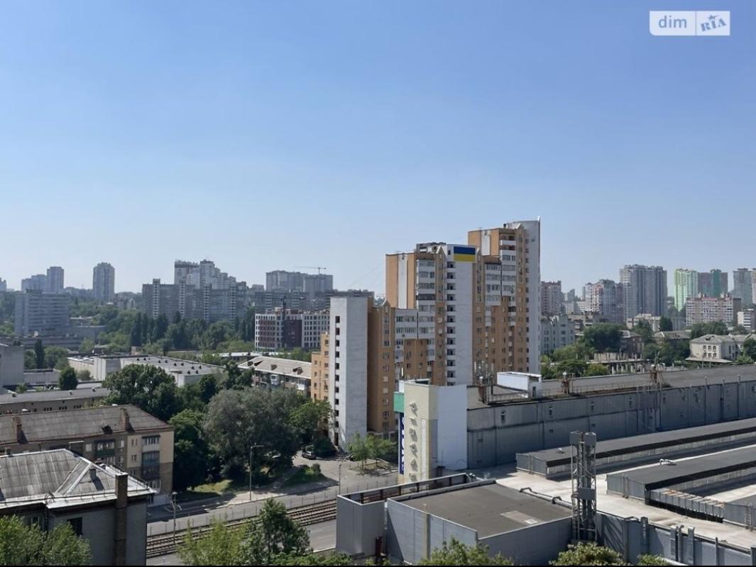 Продаж 2 кімнатної квартири 71 кв. м, Борщагівська вул. 152а