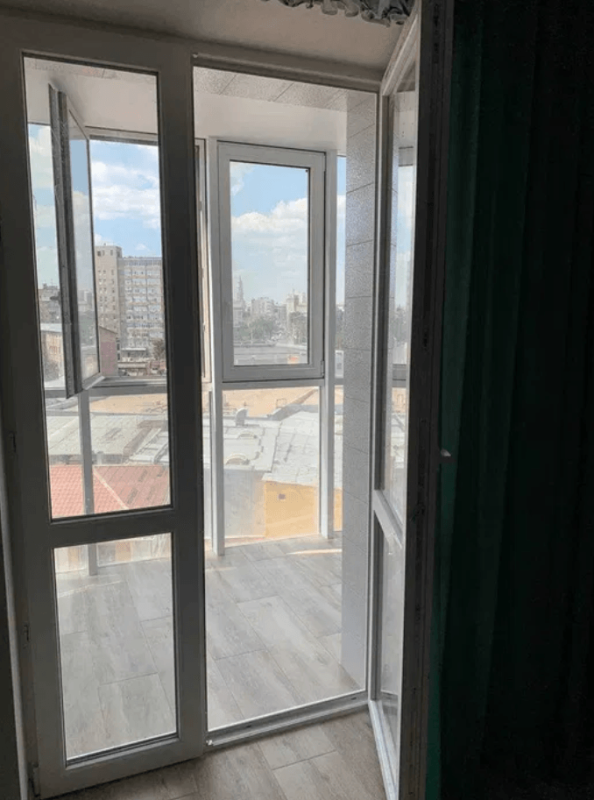 Long term rent 3 bedroom-(s) apartment Yelyzavetynska Street 1