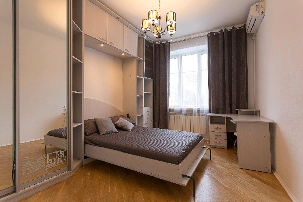 Long term rent 3 bedroom-(s) apartment Mechnykova Street 10/2