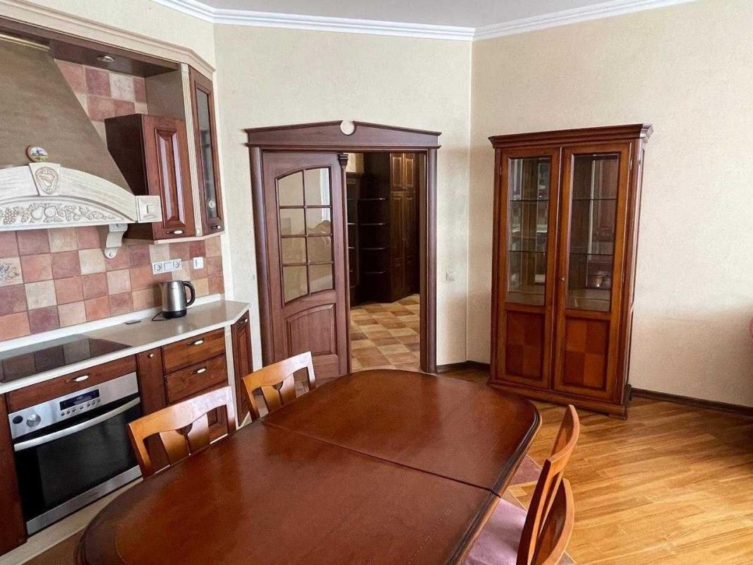 Sale 3 bedroom-(s) apartment 157 sq. m., Moldovska Street (Moldavska Street) 2