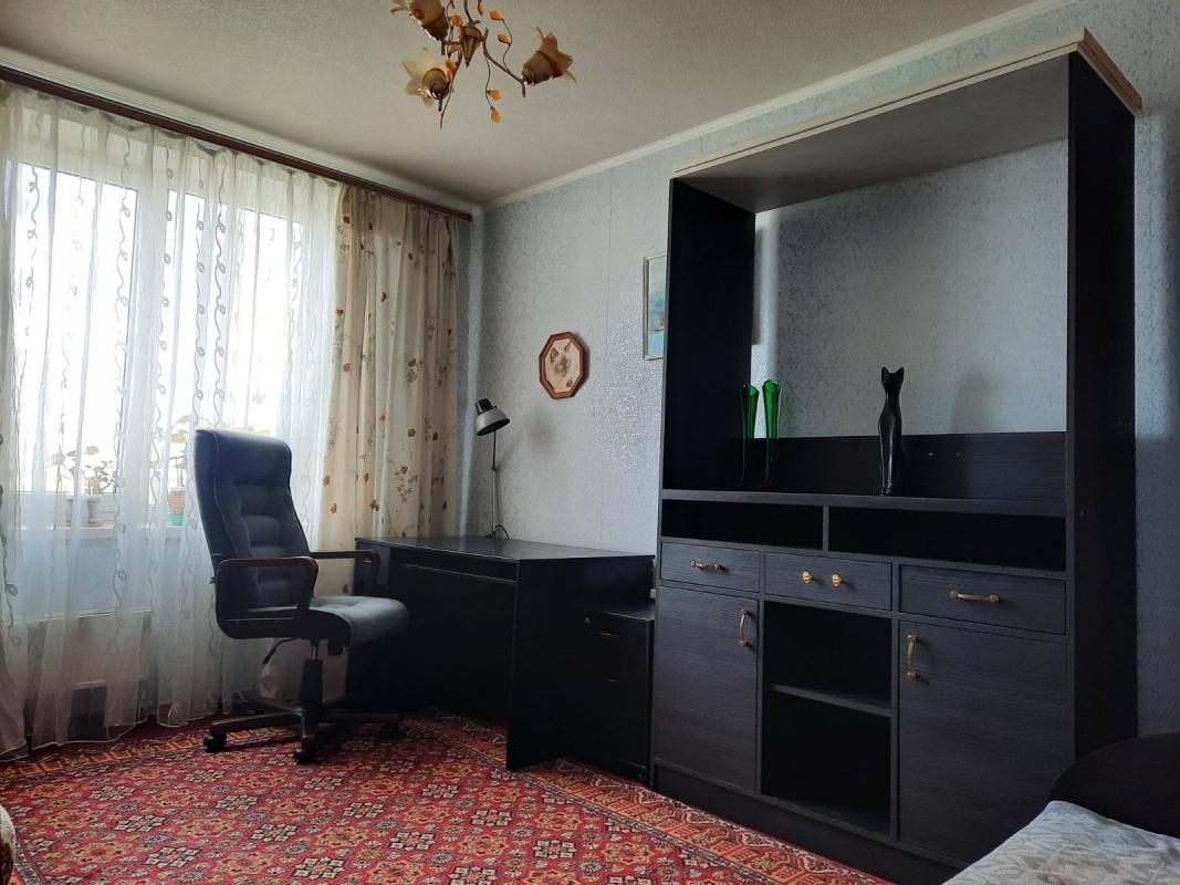 Довгострокова оренда 3 кімнатної квартири Амосова вул. 50
