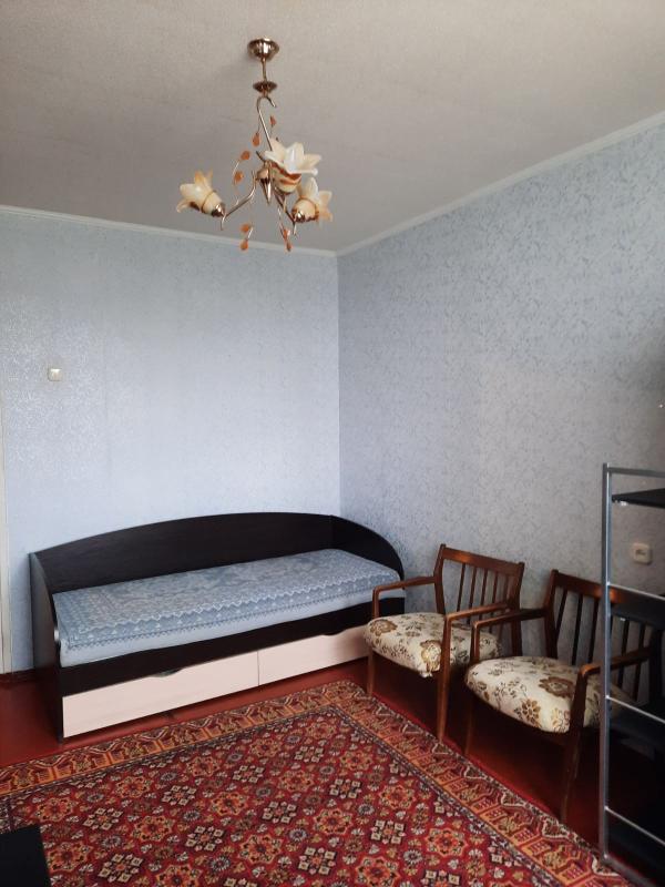 Долгосрочная аренда 3 комнатной квартиры Амосова ул. 50