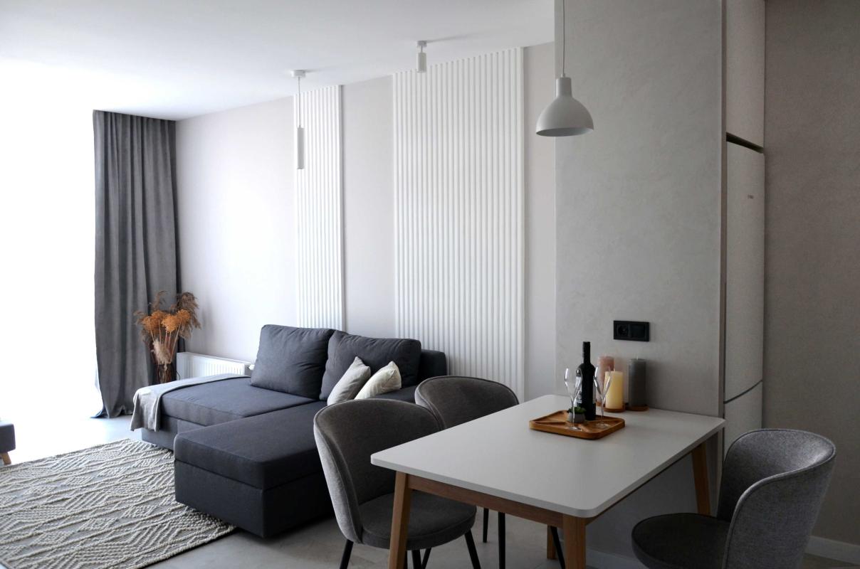 Long term rent 3 bedroom-(s) apartment Dniprovska Embarkment 18а