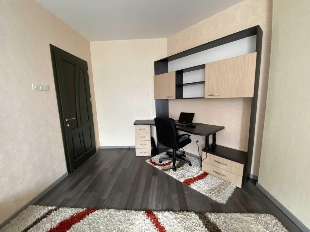 Long term rent 2 bedroom-(s) apartment Sribnokilska Street