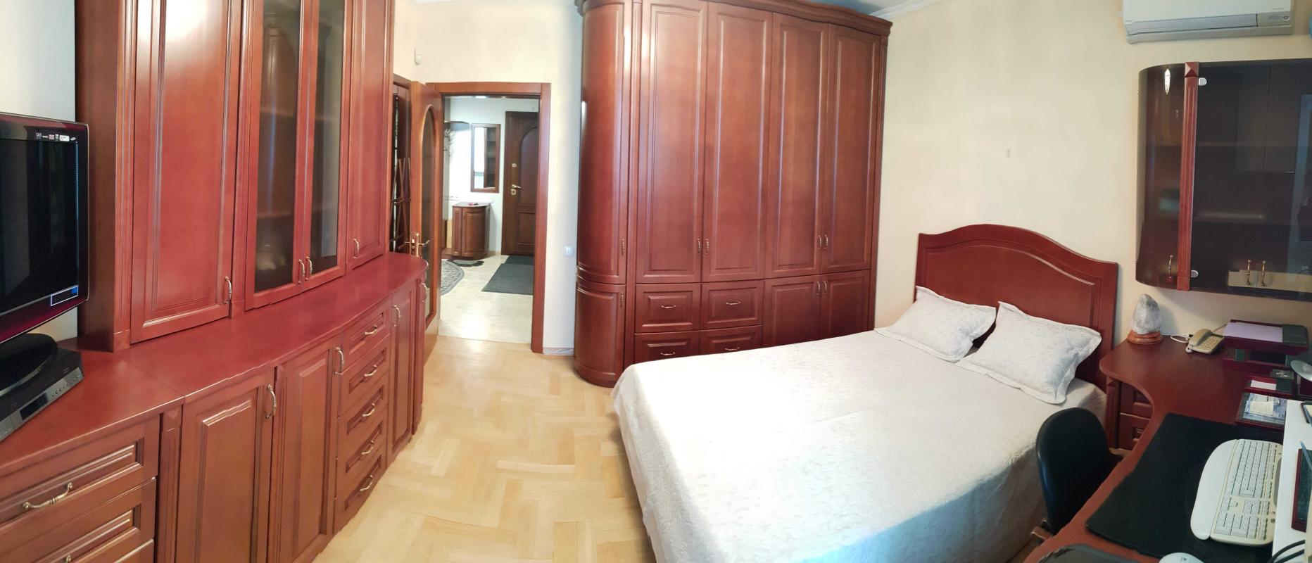 Продажа 1 комнатной квартиры 63 кв. м, Анны Ахматовой ул. 13д