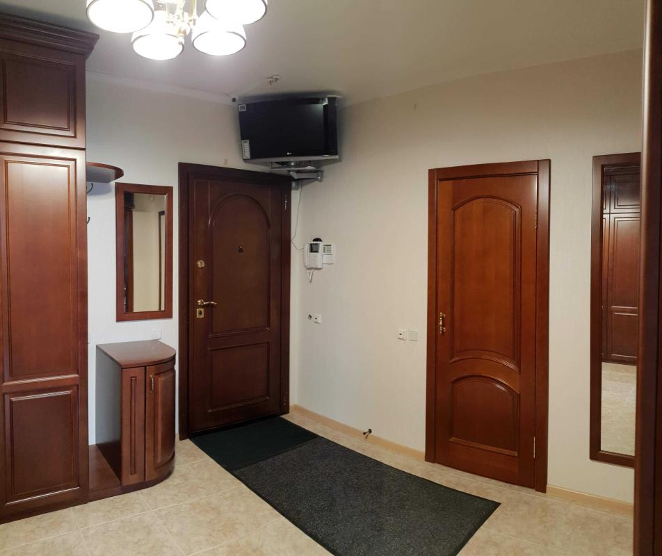 Продаж 1 кімнатної квартири 63 кв. м, Анни Ахматової вул. 13д