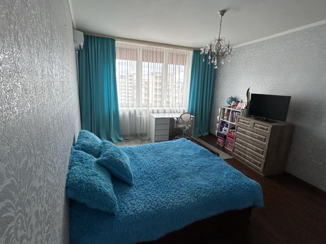 Sale 1 bedroom-(s) apartment 48 sq. m., Oleny Pchilky Street 2