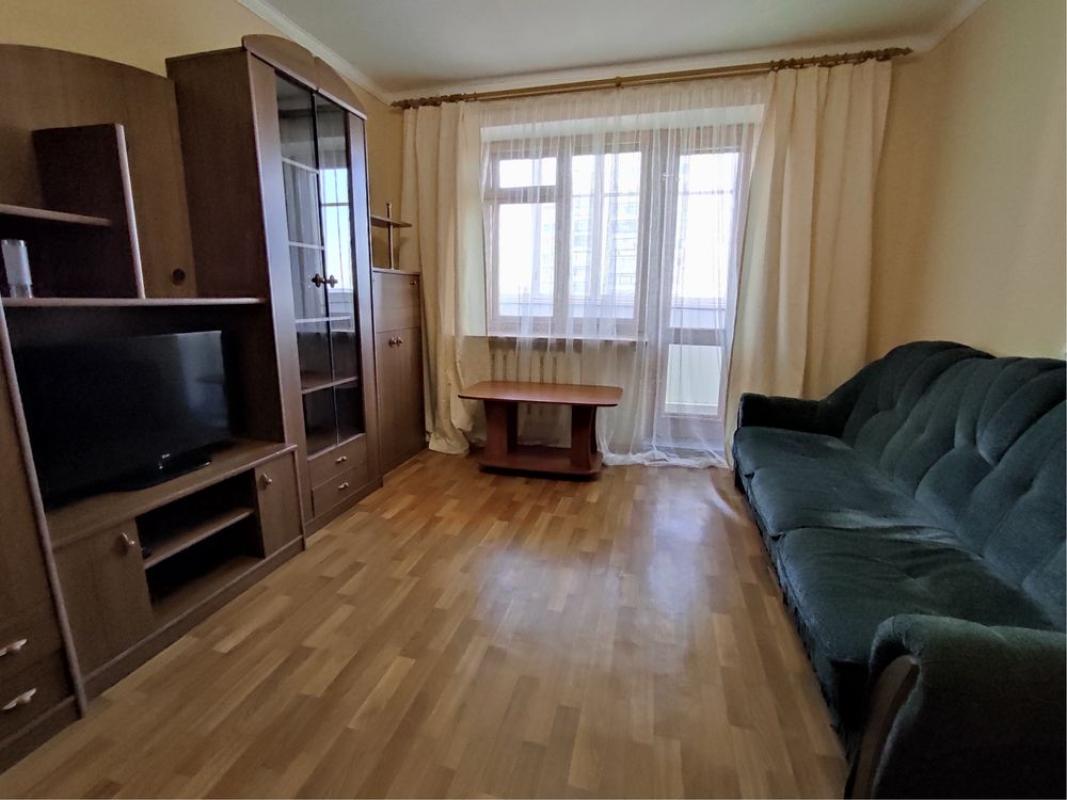 Long term rent 2 bedroom-(s) apartment 23 Serpnya Street 47