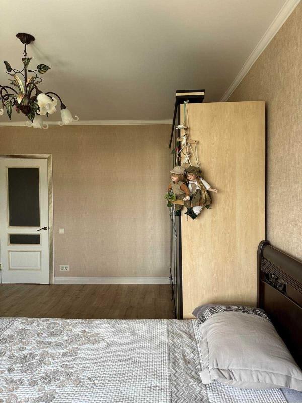 Продаж 2 кімнатної квартири 74 кв. м, Інженера Бородіна вул. (Сергія Лазо) 6А