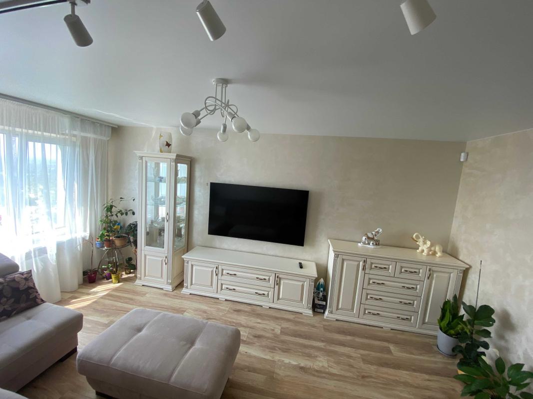 Sale 2 bedroom-(s) apartment 64 sq. m., Vyshniakivska Street 2