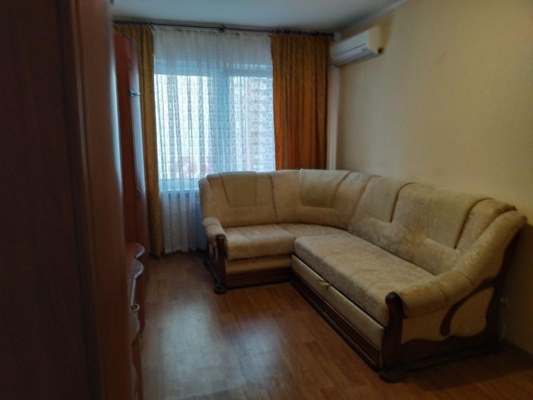 Долгосрочная аренда 2 комнатной квартиры Софии Русовой ул. 5б
