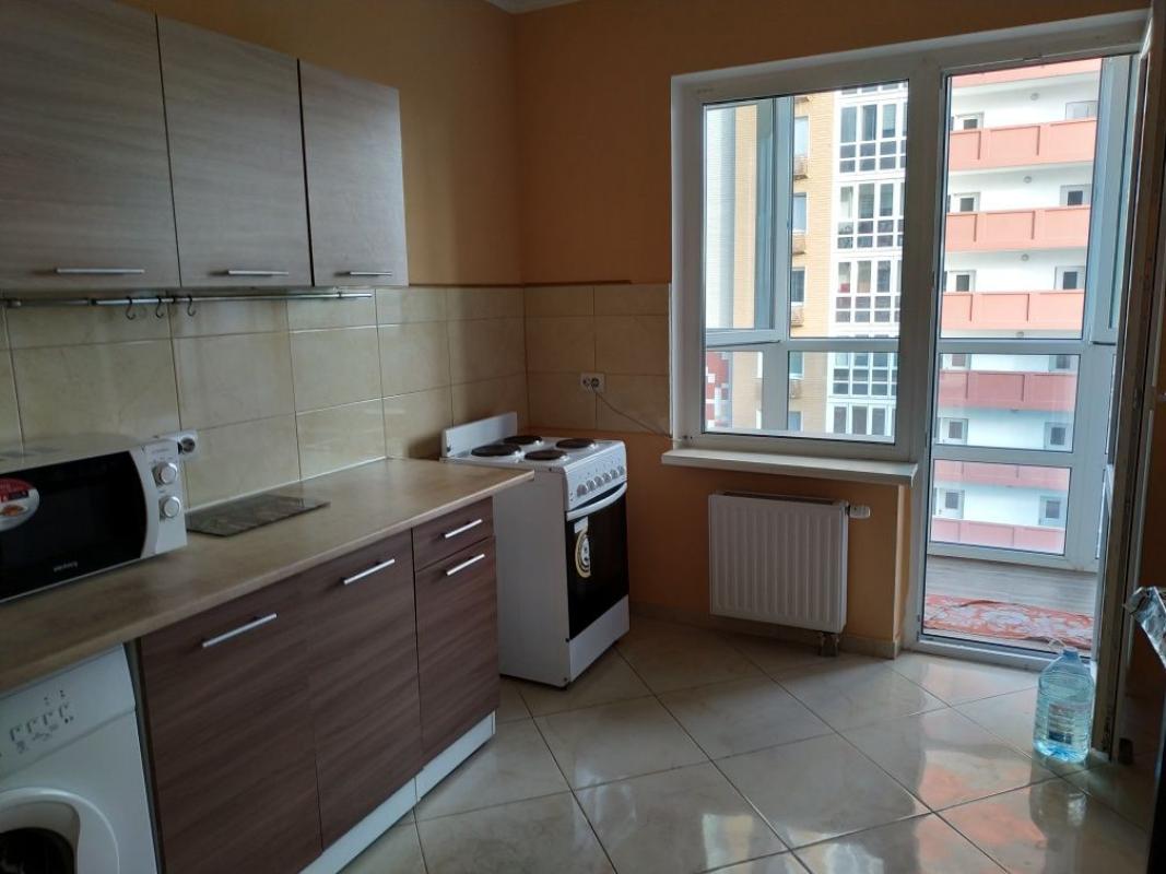 Long term rent 2 bedroom-(s) apartment Sofii Rusovoi Street 5б