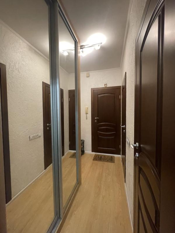 Sale 1 bedroom-(s) apartment 33 sq. m., Petra Vershyhory Street 9а