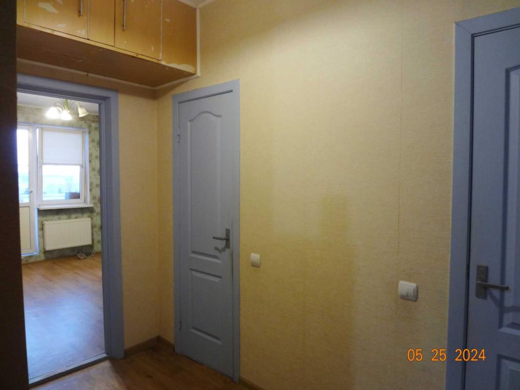 Продаж 2 кімнатної квартири 57 кв. м, Харківське шосе 19