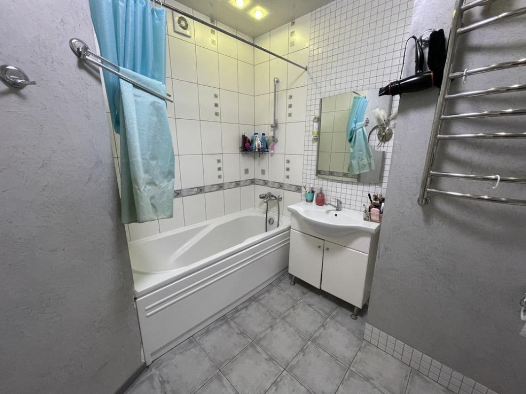 Long term rent 2 bedroom-(s) apartment Virmenskyi Lane 1/3