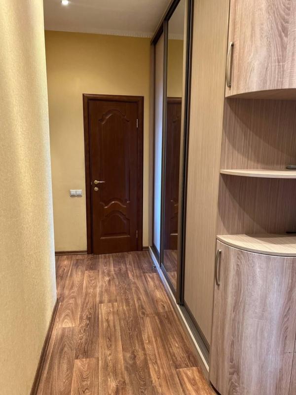 Long term rent 2 bedroom-(s) apartment Pochainynska Street 70