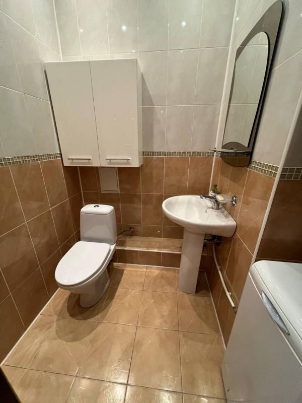 Long term rent 2 bedroom-(s) apartment Pochainynska Street 70