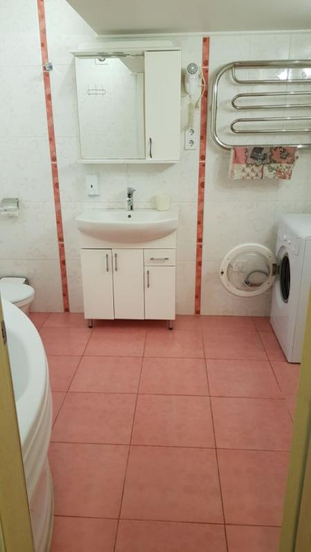 Long term rent 3 bedroom-(s) apartment Pereiaslavska Street 23